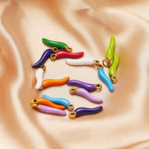 Mini golden dark green chilly