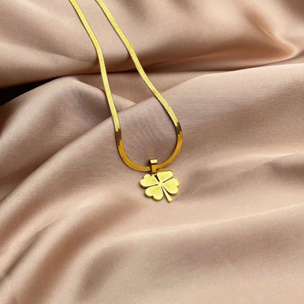 Four clover snake chain necklace - Image 3