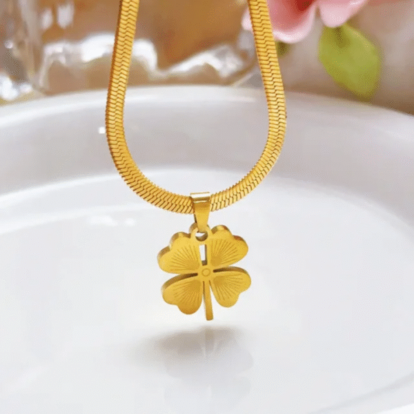 Four clover snake chain necklace - Image 2