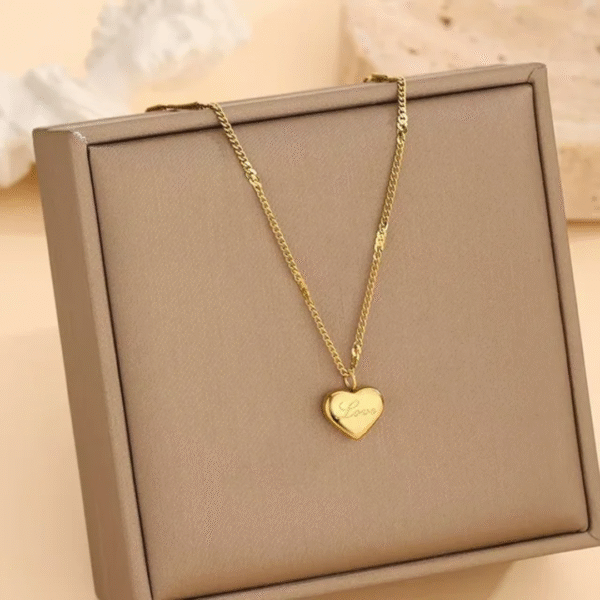 Love printed heart necklace - Image 2