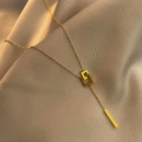 Square interlocked necklace