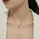 Pearl U necklace