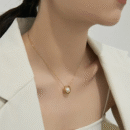Pearl U necklace