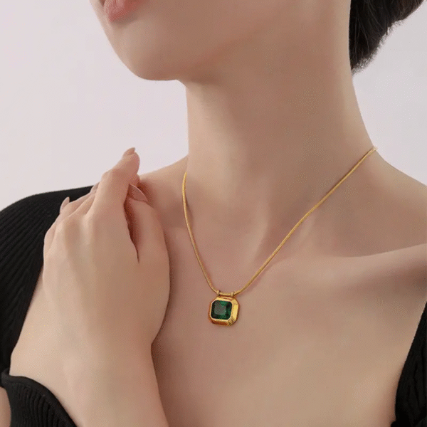 Emerald bold necklace - Image 4